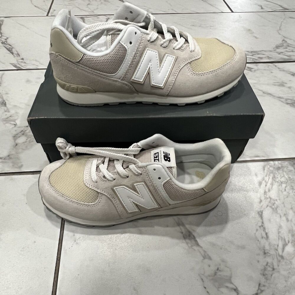 New Balance 574 Running Shoes Wide GC574FOG Kid’s Sz 6.5 / Women’s Sz 8